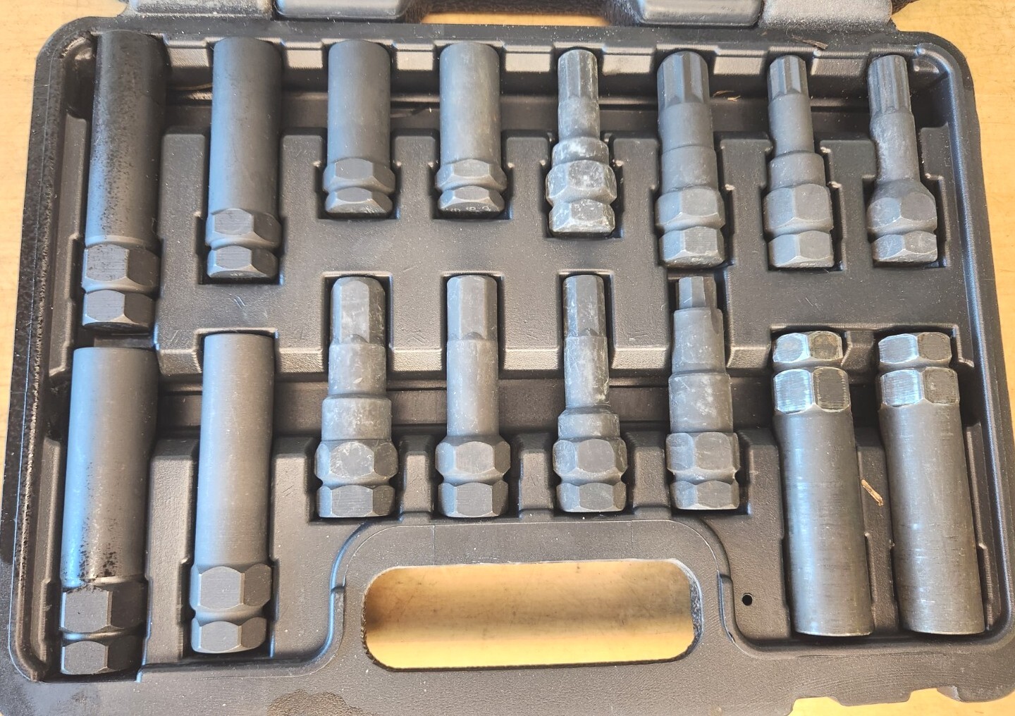 Steelman Pro 78537 16 Pc Master Locking Lug Nut Wheel Lock Key