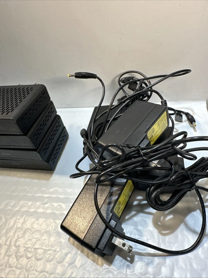 Lote de 4 adaptadores digitales Motorola HD-DTA100u/4301/000 Foto 3 de 4