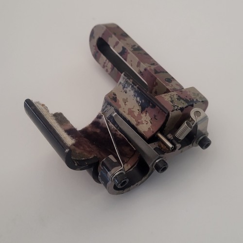 Bodoodle Bullet Arrow Rest RH Camo Adjustable Spring Tension Prong Shoot Through