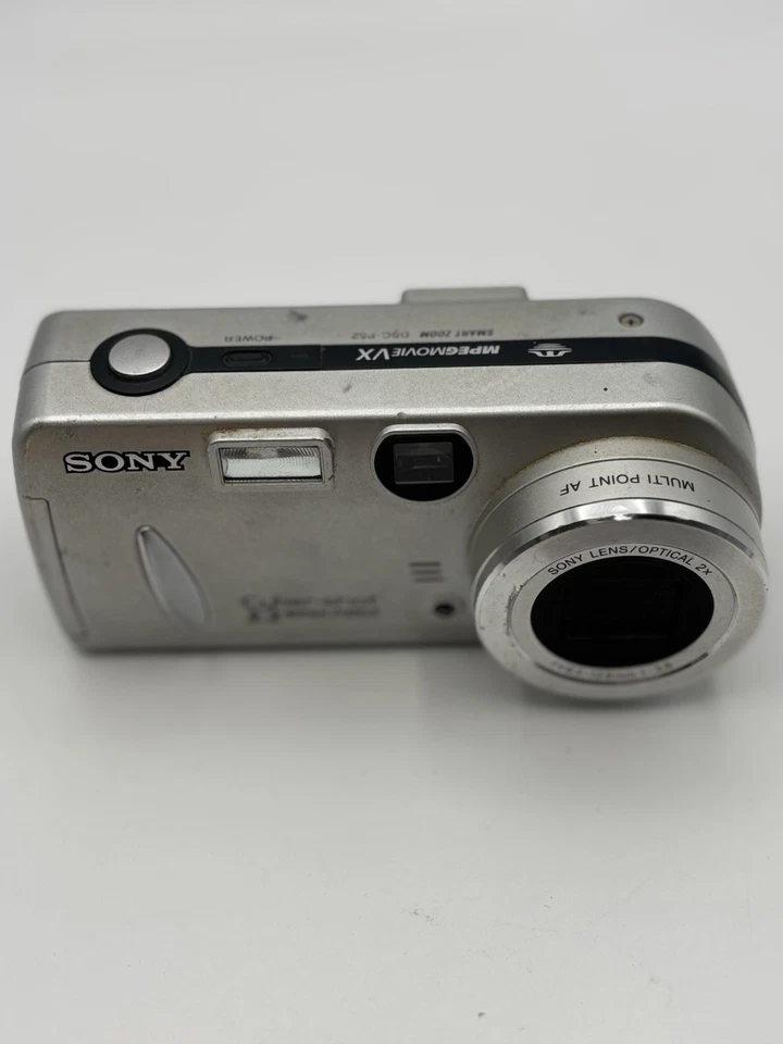 Sony Cyber-shot DSC-P10 5.0MP Digital Camera - Silver - Image 4 of 4