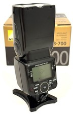 Nikon SB-700 Speedlight Flash Excellent Condition Complete w/ Accessories