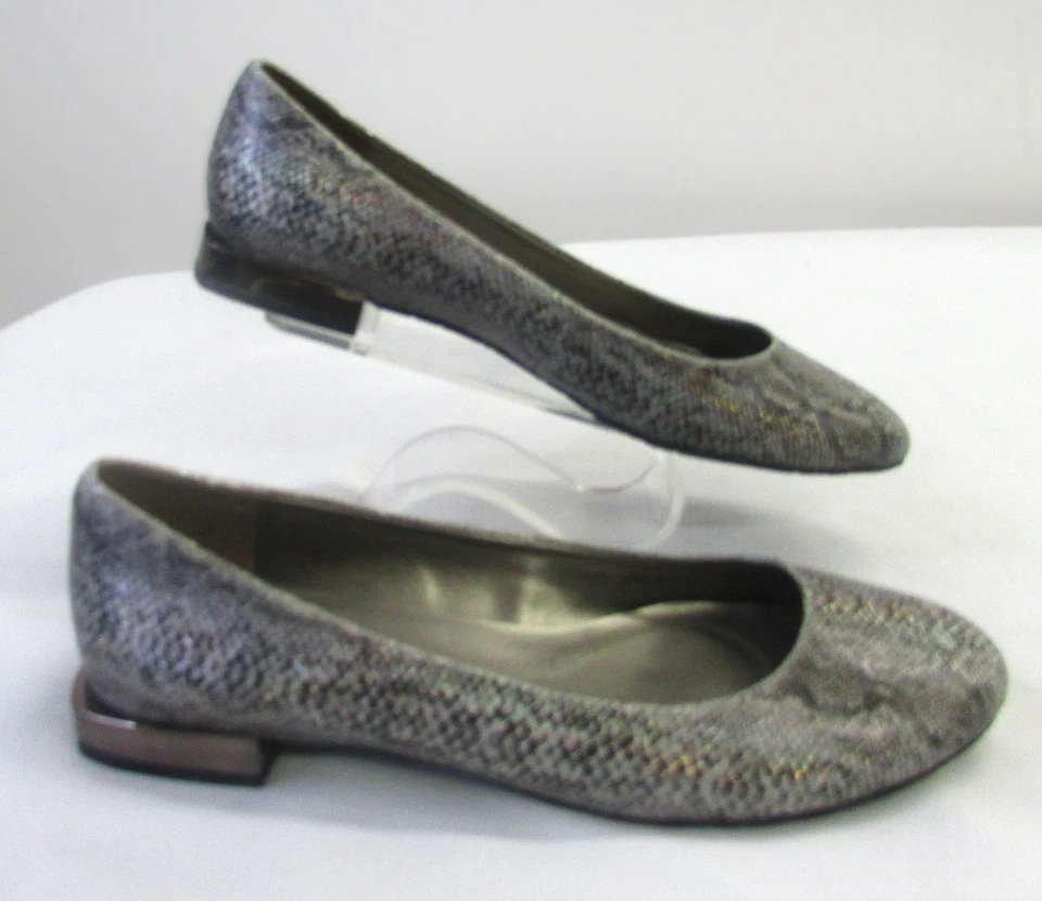 Zapatos sin cordones Tahari para mujer con estampado de animales con tacón de 1" talla 8,5 Foto 3 de 4