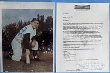 Celebrate the Life of Yogi Berra with His Top Baseball Cards 15