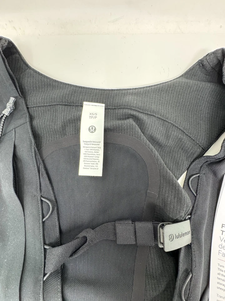 Colete Lululemon Fast Free Trail Running preto reflexivo unissex tamanho XS/S 28"-33" - Imagem 3 de 4