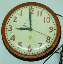Vintage General Electric Red Eye Clock Metal w/Glass Dome   Model 1H1412 Working