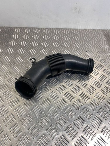 Volkswagen Touareg II 2013 Diesel 150kW Ansaugrohr Ansaugschlauch Turbolader