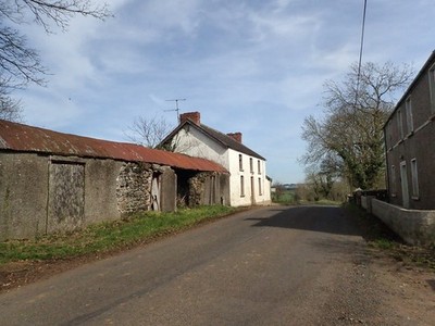 Photo 6x4 Near Finvoy Rayher decrepit old barn on Drumlee Road. c2017