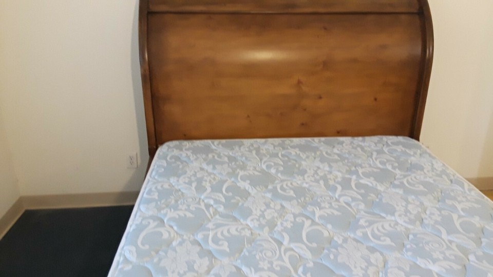 oakwood interiors collector's edition Queen sleigh bed frame with 2 side dresses eBay