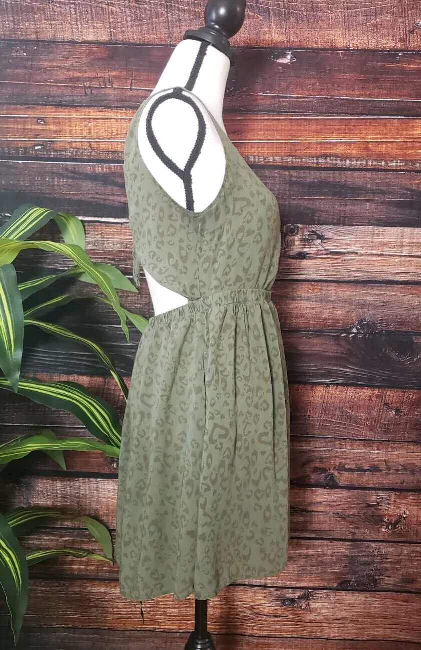 H&M Divided Dress Size 8 Viscose Open Back Green Leopard Print Pockets thumbnail 5