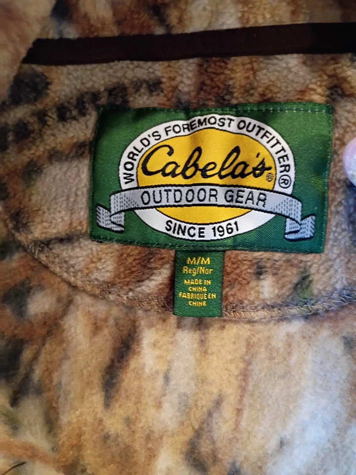 Cabelas Fleece Sweater Vest Sz Medium Backwaters Camo Full Zip Camouflage - Image 2 of 4