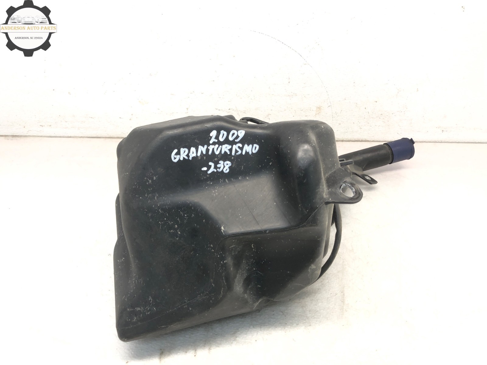 2008-2019 MASERATI GRANTURISMO M145 HEADLIGHT WINDSHIELD WASHER RESERVOIR TANK