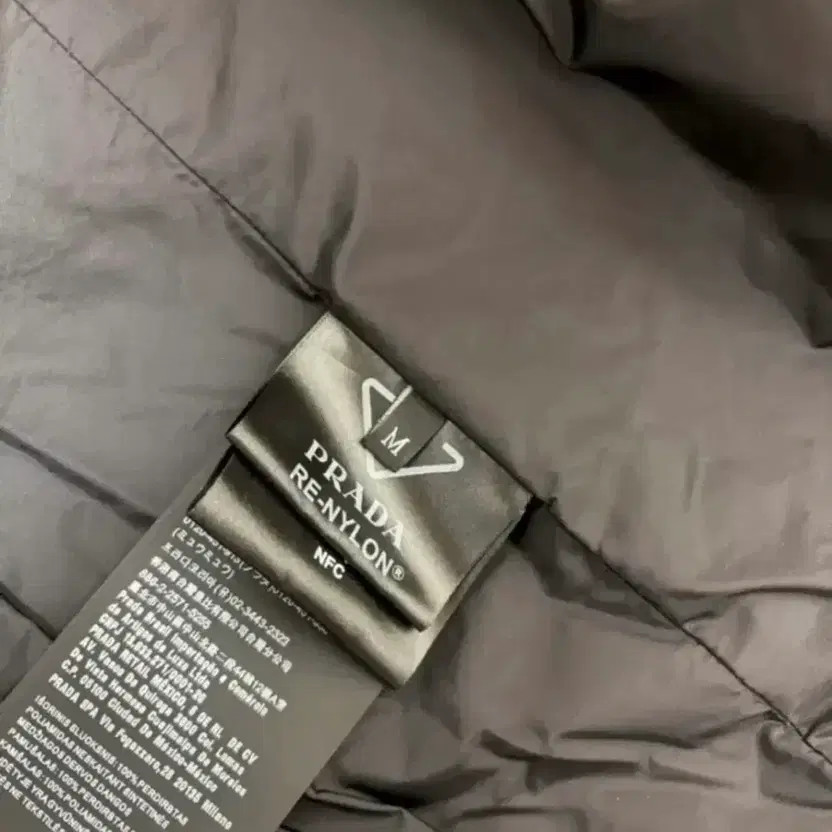 Prada Nylon Overshirt Jacket Size 100-105 Authentic thumbnail 4