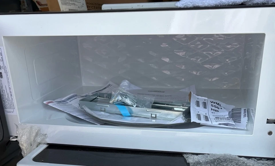 Nuevo combo microondas hidromasaje sobre la gama/ventilador Foto 2 de 3