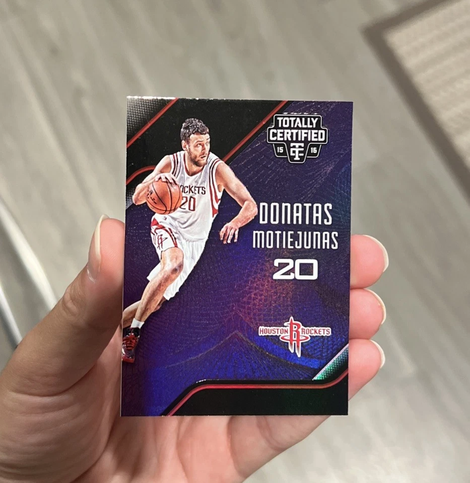 2015-16 Panini Totally Certified Mirror Purple /50 SP Donatas Motiejunas #82 - Image 4 of 4