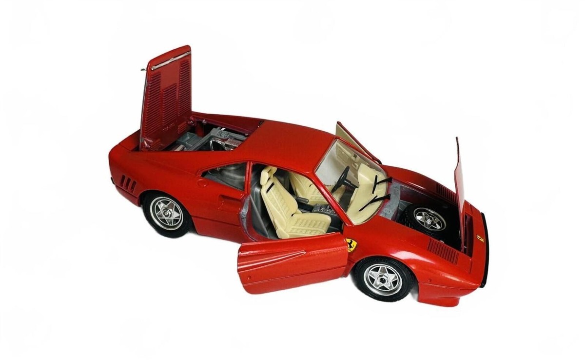 Bburago 1984 Ferrari 288 GTO Model Car Red Diecast 1:18 Scale Made
