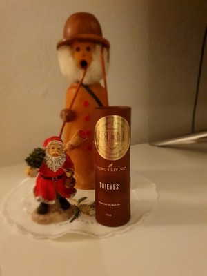 Young Living Thieves  Roll On NEU und OVP 