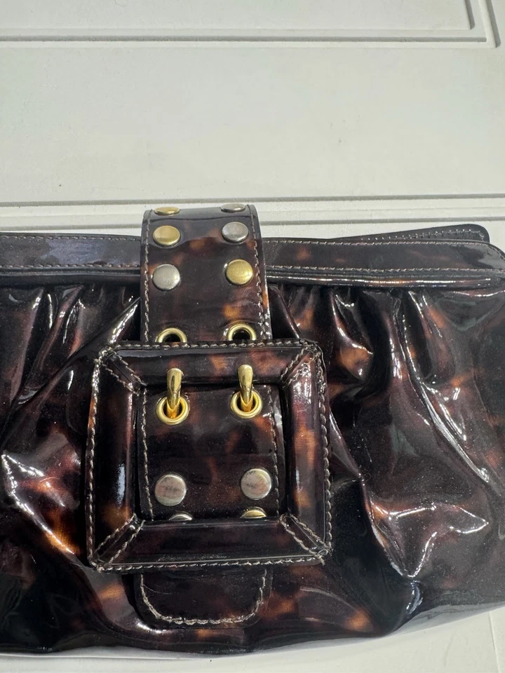 Bolso sin asas plegable de cuero con caparazón de tortuga charol BE & D hebilla dorada Foto 2 de 4