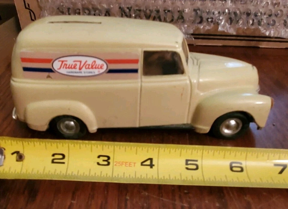 Banco de camión con panel de valor real Ertl de colección Foto 2 de 4