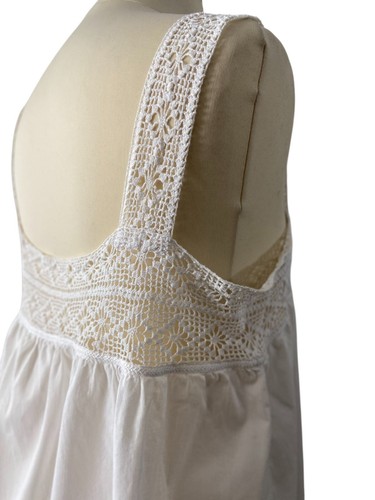 Vintage White Linen Cotton Nighdress with lace trim | Size M/L - Picture 7 of 10