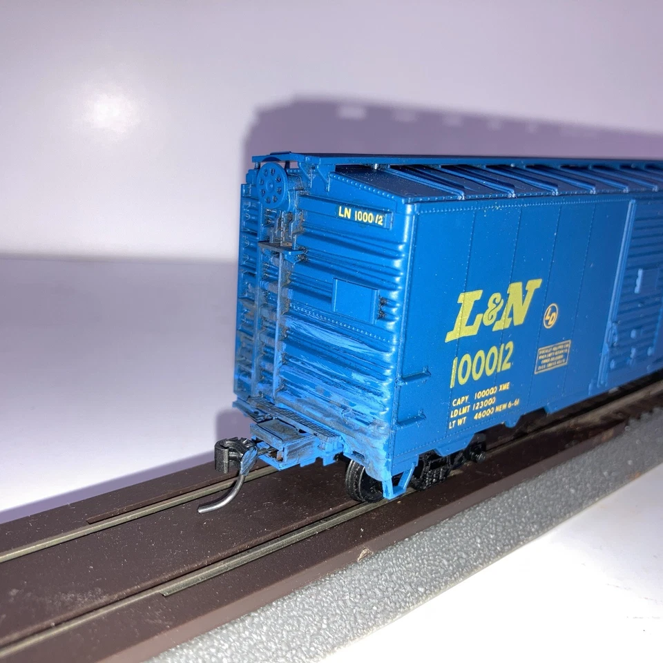 HO Accurail 40’ Boxcar, L&N, Cushion Underframe Applied - Image 3 of 4