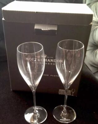 MOET CHANDON CHAMPAGNE CRYSTAL FLUTE BY RIEDEL X 2  NEW STYLE  25 CMS TALL UNBOX