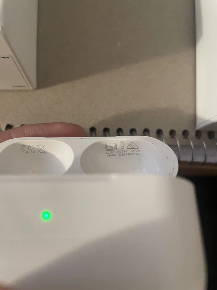 Apple AirPods Pro con Estuche de Carga Inalámbrico MagSafe - Blanco - Imagen 3 de 4