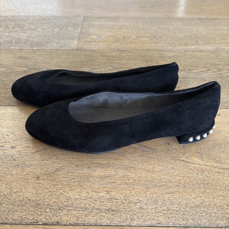 Stuart Weitzman Chicpearl Black Suede Flats With Pearl Accents. MSRP $395 SZ 8.5