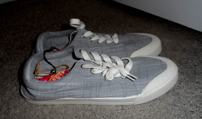 Great Roxy gray canvas lace up sneakers women size 10 new