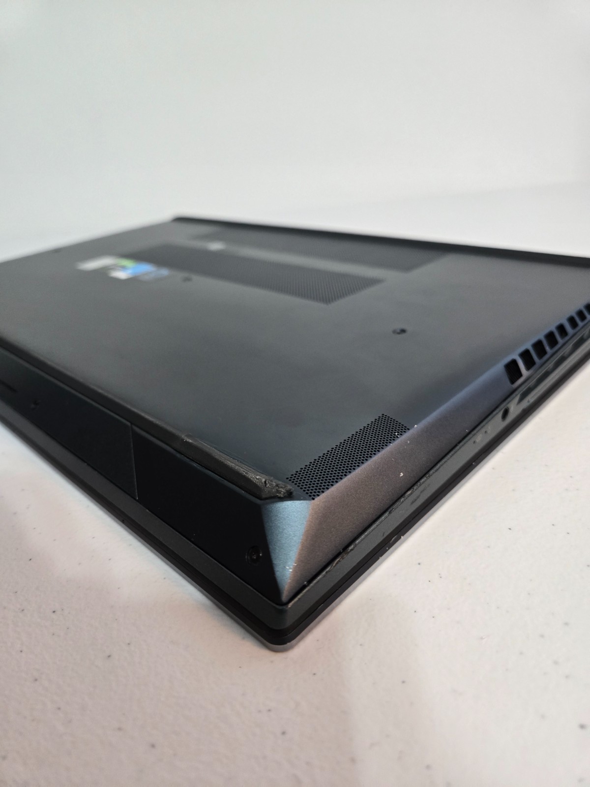 ASUS ZenBook Pro Duo, 15.6-Inch Laptop, with Intel Core i7 10th Gen., 1 TB SSD (Solid State Drive), Windows 11 Pro