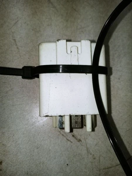 Volvo SL 240 1985 bomba de combustible inyector relé fabricante de equipos originales usado probado 3523608 Foto 3 de 4