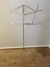 Hamilton World Stands Adjustable Foldable Music Stand Chrome