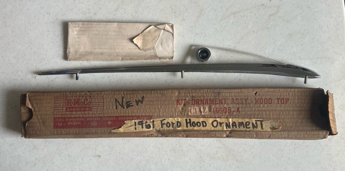 NOS 1961 1962 Ford Galaxie 500 Hood Ornament FoMoCo Starliner 61