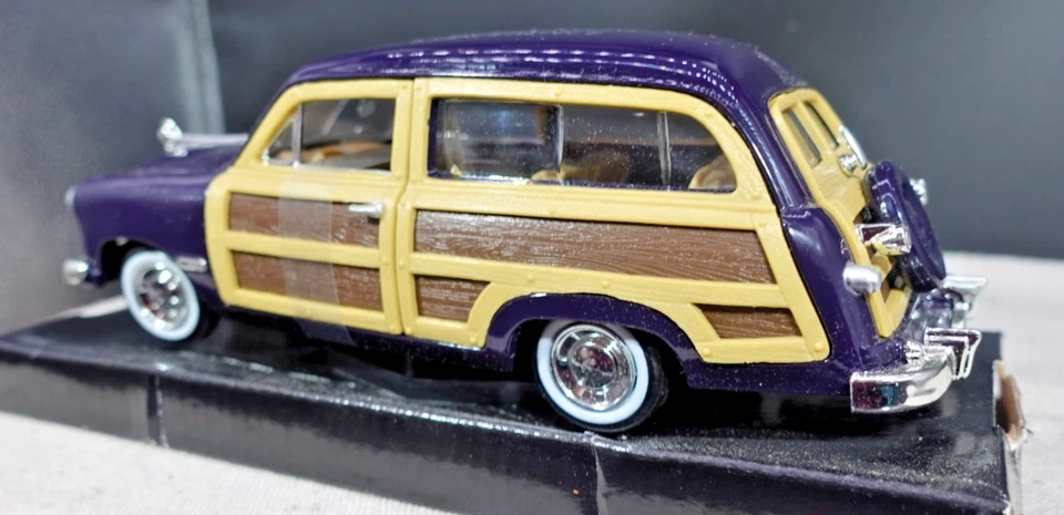 Ford Woody Wagon 1949 sin marca 1/24 Foto 4 de 4