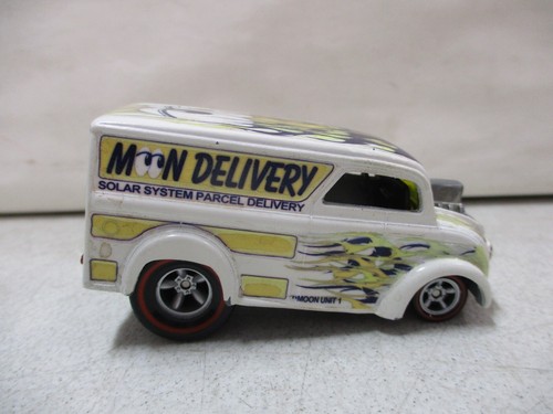 Hot Wheels Dairy Delivery Moon Delivery - Picture 3 of 6