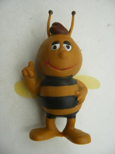 LOT DE FIGURINES PVC BULLY BULLYLAND ANCIENNE MAYA L'ABEILLE AVEC LA RUCHE