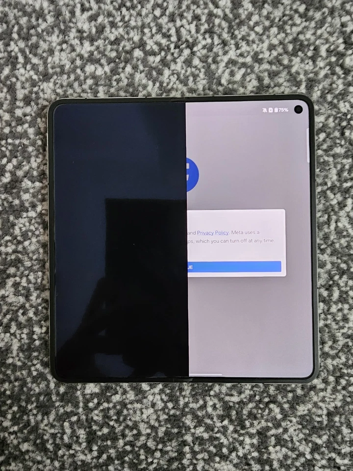 OnePlus Open 512GB 16GB RAM Dual SIM Unlocked Emerald Dusk inner screen broken - Image 2 of 4