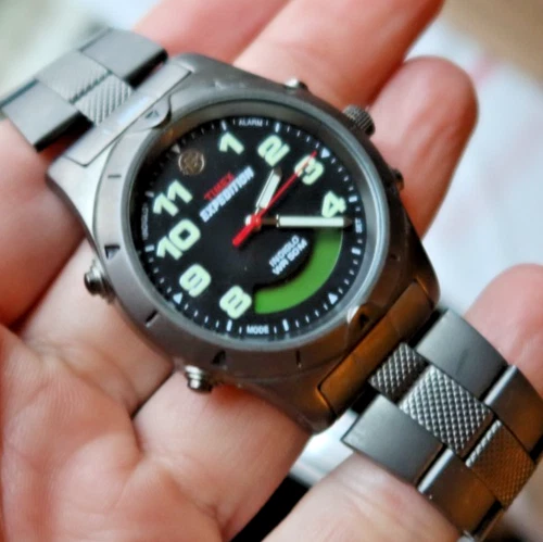 RARE Vintage Men's Timex Expedition Watch Wristwatch R9 Indiglo Nice Shape LOOK