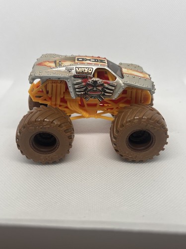Nuovo Monster Jam Mystery Mudders MAX-D MD1-15 - Foto 6 di 6