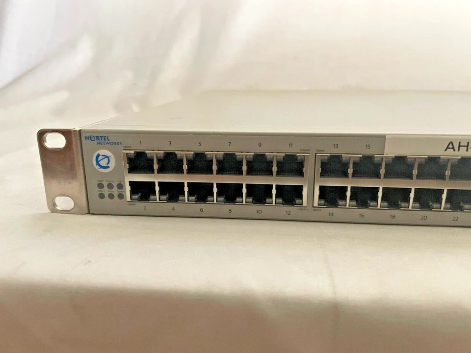 Avaya Nortel BayStack 5520-48T-PWR 48-Port PoE Switch - Image 2 of 4