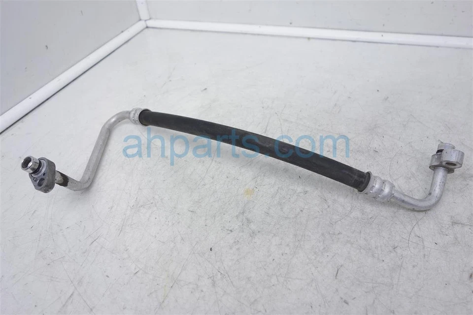 Manguera de descarga Nissan Pathfinder 2000 aire acondicionado 92490-2W100 Foto 3 de 4