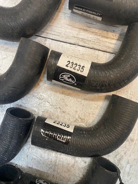 23 Pack of Gates 23235 Premium Molded Radiator Coolant Hoses B3204BI (23 Qty) - Image 3 of 4