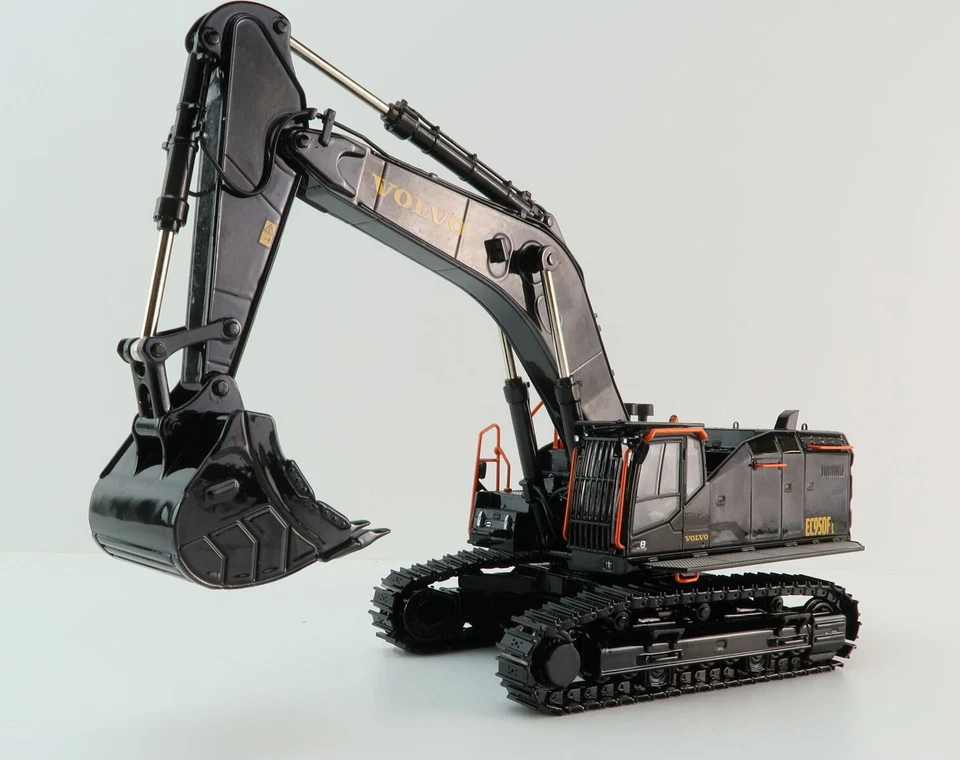 WSI 64-2013 Large Volvo EC 950 F Tracked Excavator Limited Black Edition - 1:50 - Image 2 of 4