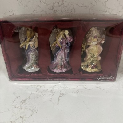 Royal Albert Old Country Roses Musical Christmas Angel Figurine Ornaments