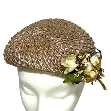 Vintage 40's mini straw hat taupe beige size 22 silk flower buds embellishment
