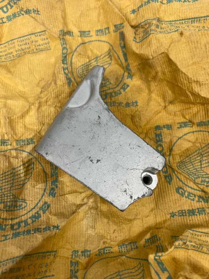 Cubierta de cadena de piñón para Honda S90 CS90 CL90 ST90 NOS 11661-028-000 Foto 4 de 4