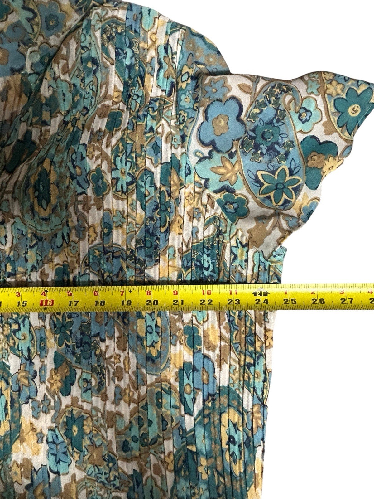 Only Necessities Button Down Flutter Sleeves/Hem … - image 6