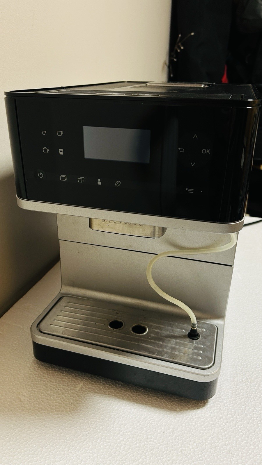 Miele CM6110 Countertop Coffee Machine - Black - For Parts / REPAIR