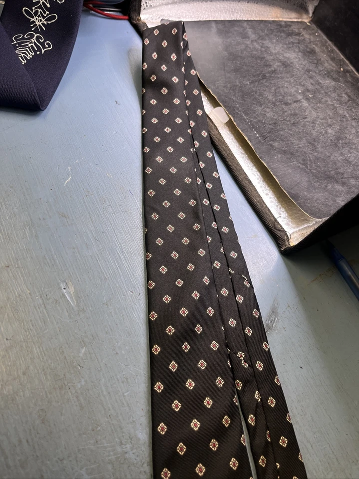 nogal made in usa negro con corbata de diamantes. AD Foto 4 de 4