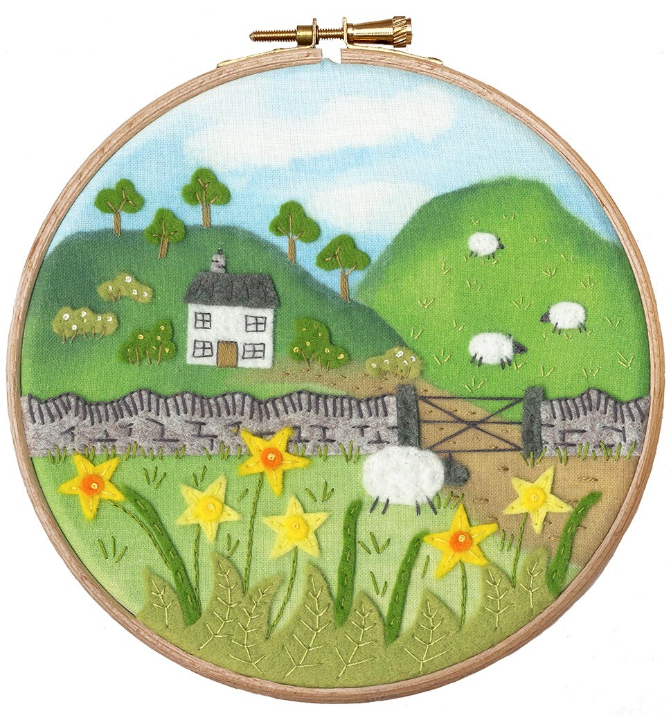 Host Of Golden Daffodils Felt Embroidery Kit Bothy Threads