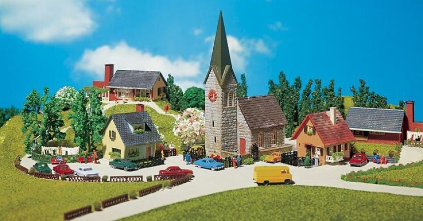 Faller 232220 résolvez le manque de décor sur votre circuit avec ce village complet N 1:160